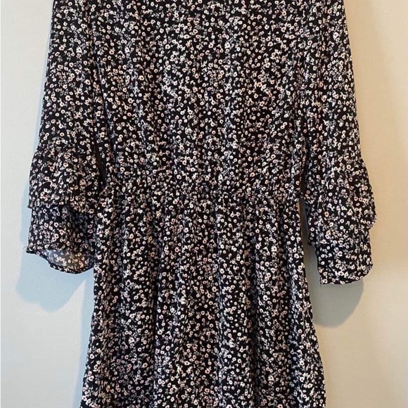 Dynamite Medium long Sleeve Black Flora Shorts - Picture 6 of 6